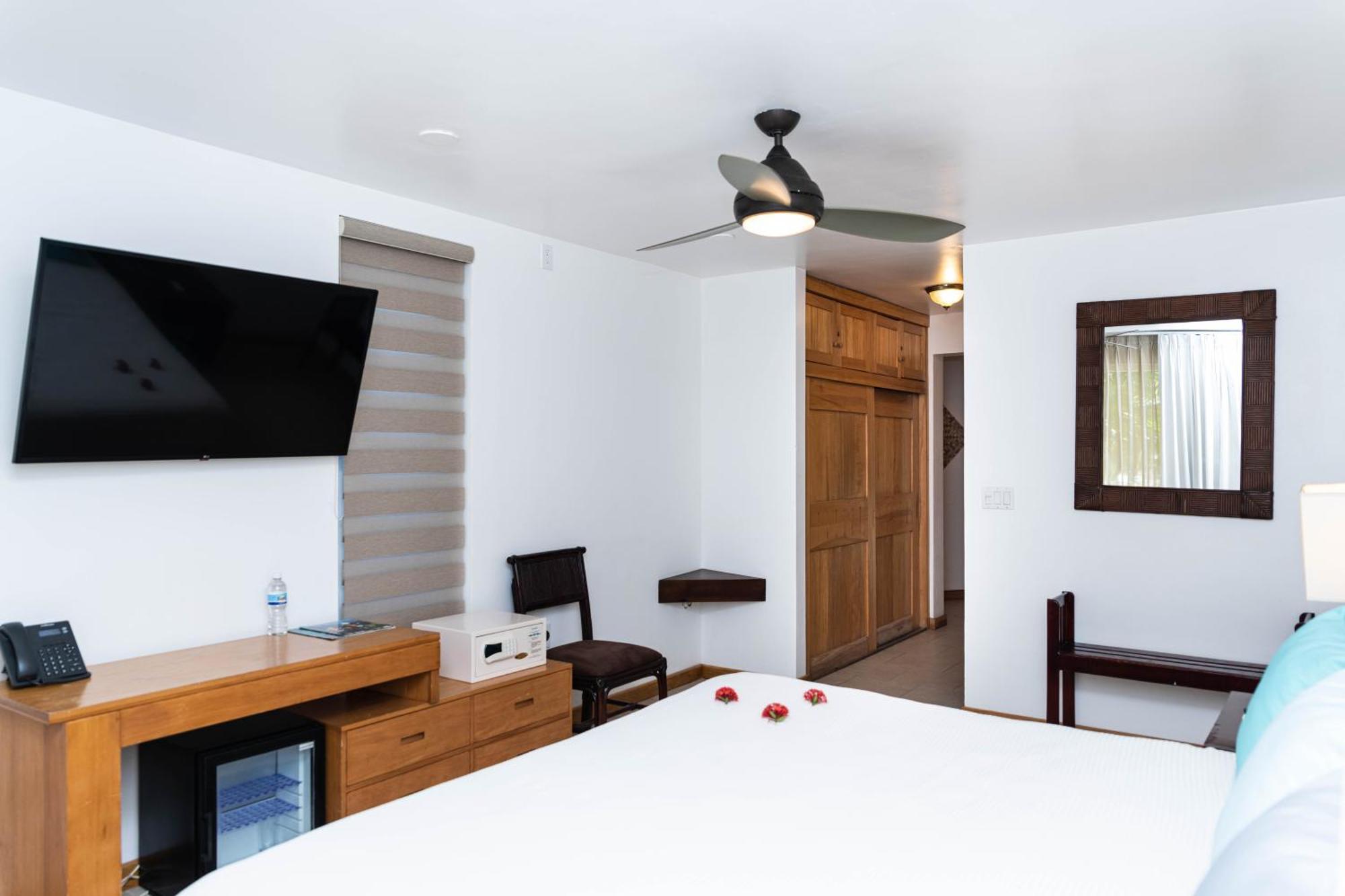 Paradise Beach Hotel & Resort West Bay Camera foto
