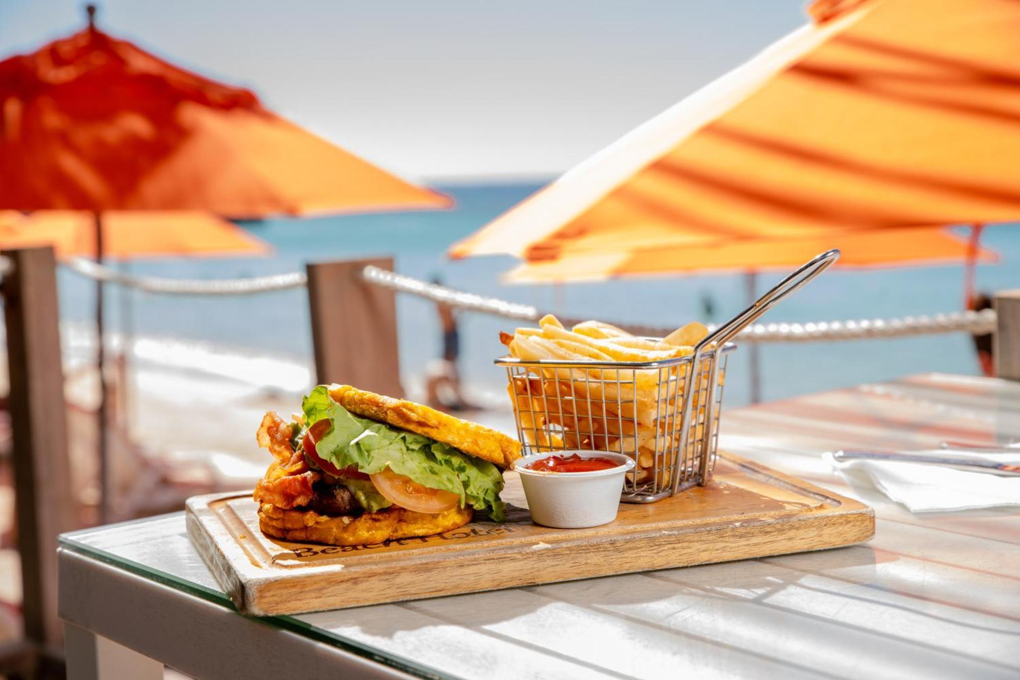 Paradise Beach Hotel & Resort West Bay Esterno foto