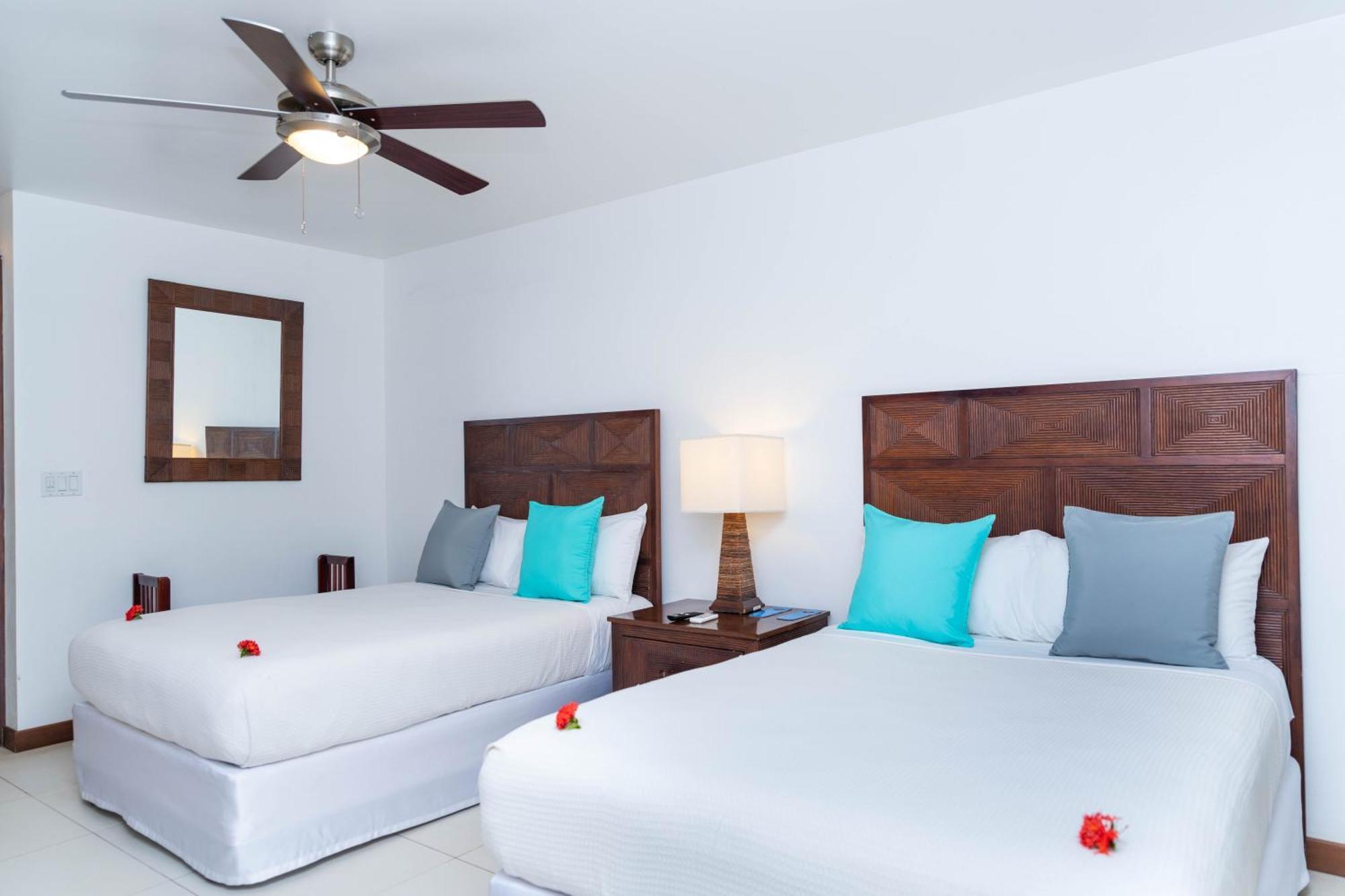 Paradise Beach Hotel & Resort West Bay Camera foto